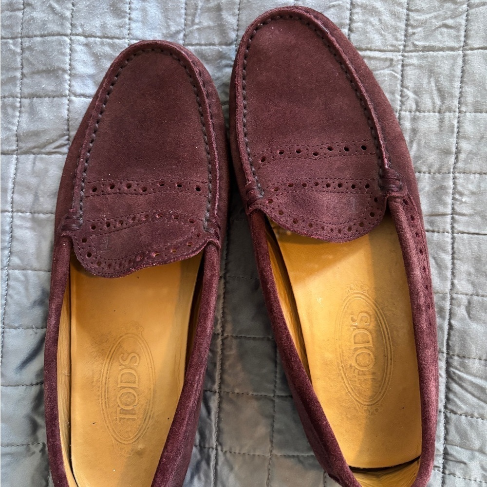 Tod's  women’s burgandy Suede Loafers size 39 80s preppy